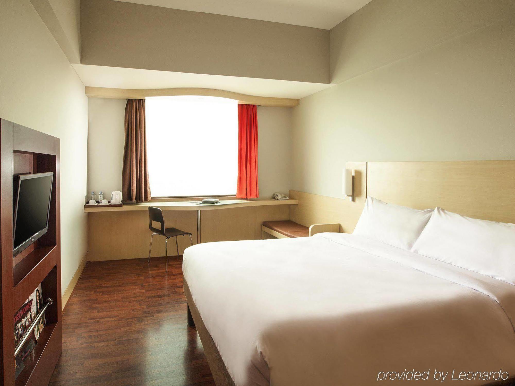 Ibis Mangga Dua Hotel Jakarta Exterior photo