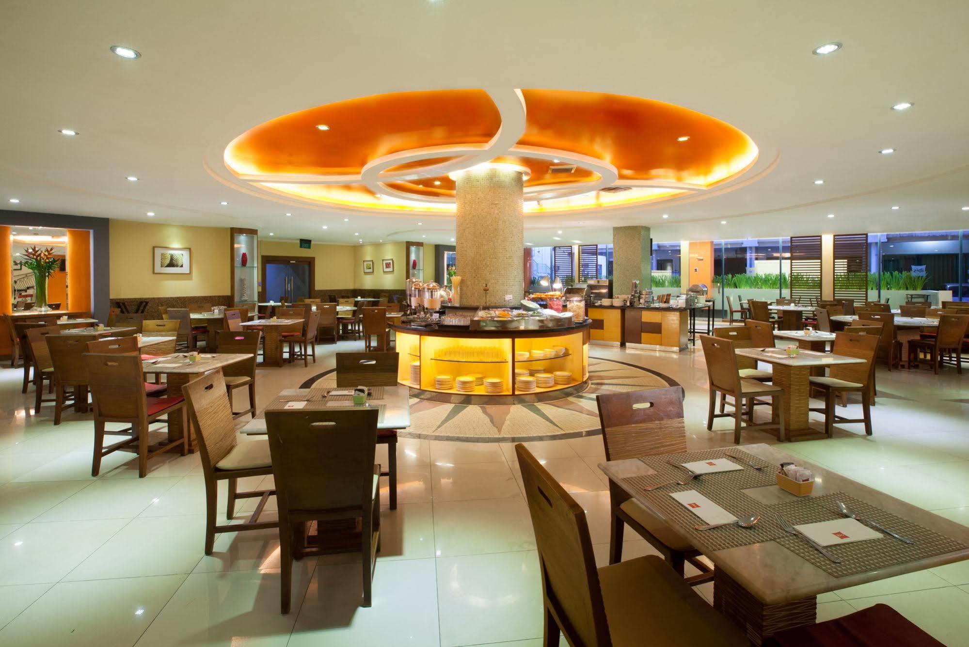 Ibis Mangga Dua Hotel Jakarta Exterior photo